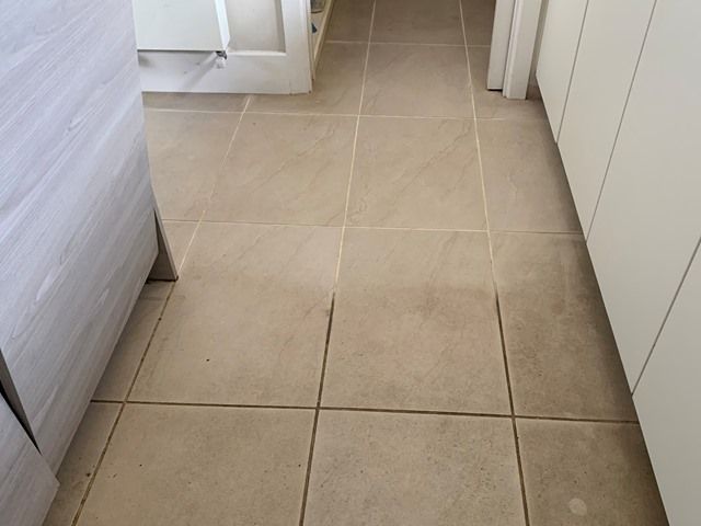 images/hardfloor-cleaners/slider/hard-floor-cleaners-new-3-kireth.jpeg